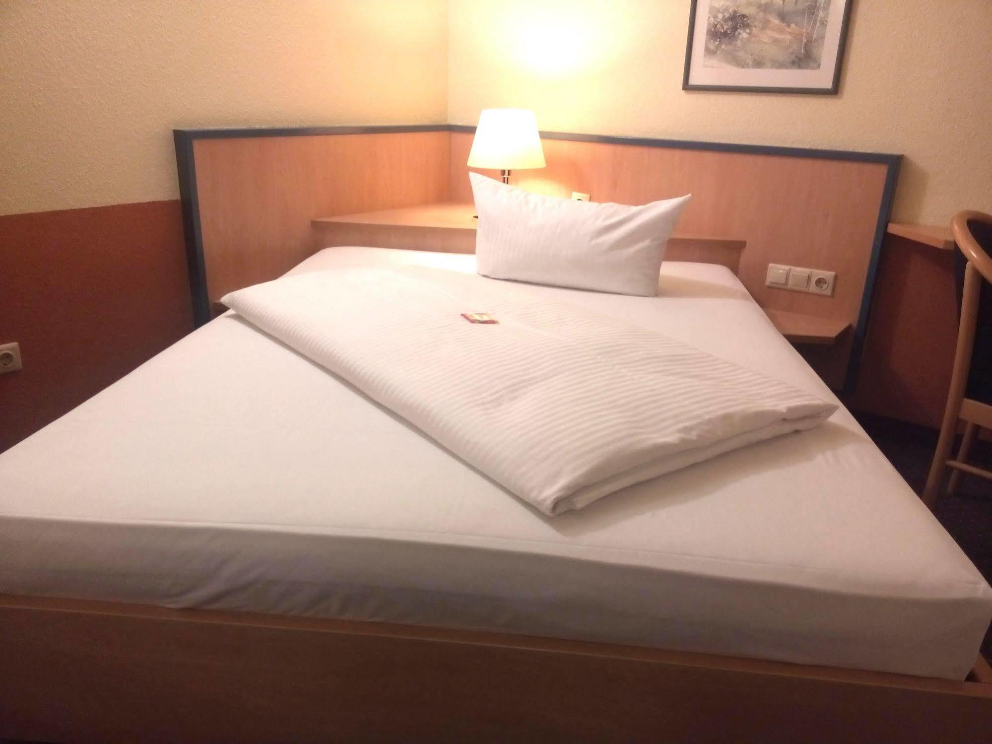 Central Hotel Winnenden Ngoại thất bức ảnh